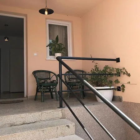 Semesterbostad House Franny