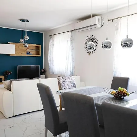 House Franny Semesterbostad