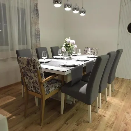 Semesterbostad House Franny *